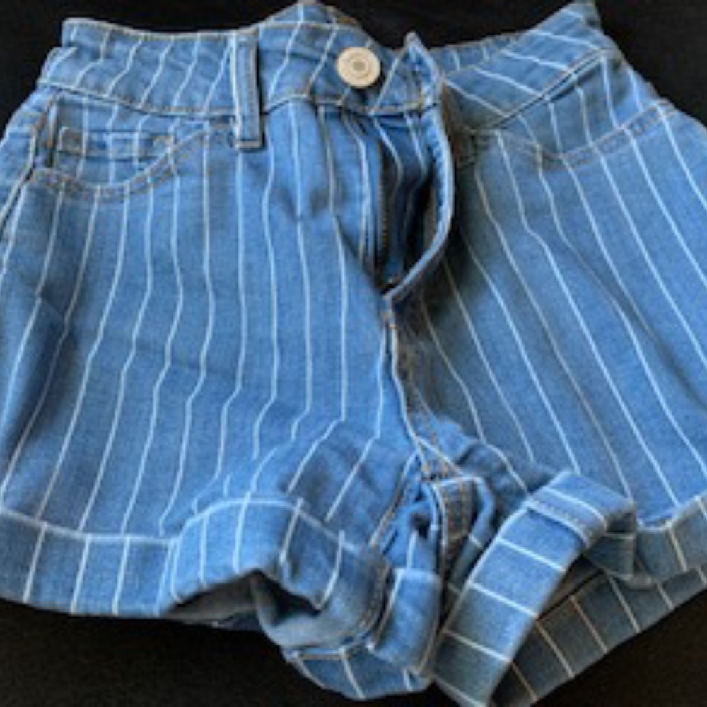 Jean Shorts - Picture 4 of 6